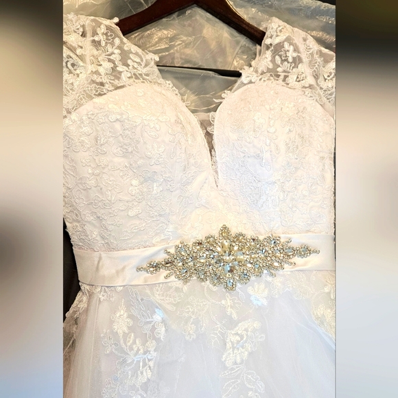 Dresses & Skirts - Wedding dress dealing price